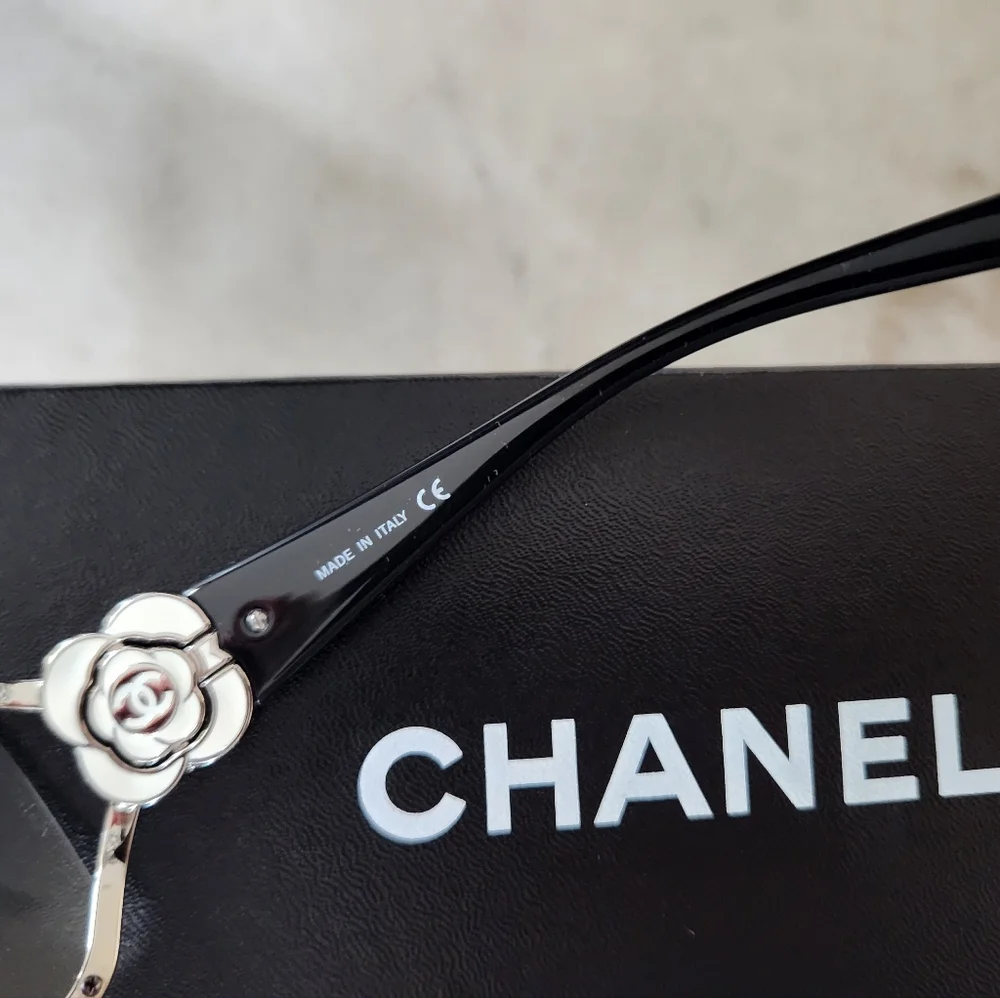 Chanel 4164 Camellia White Enamel Black Sunglasses AUTHENTIC - Picture 6 of 10
